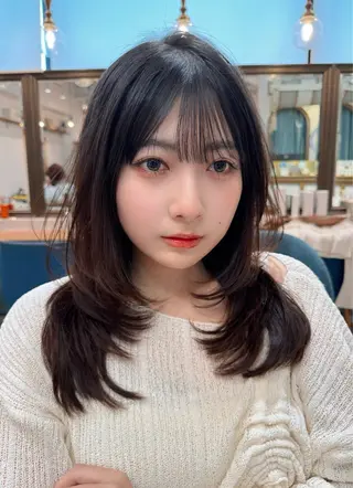 ミディアム カラー レイヤーカット /透明感カラー西田のヘアスタイル