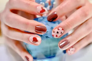 ネイル ママリンド　志村坂上店所属・しみ えんのネイルデザイン