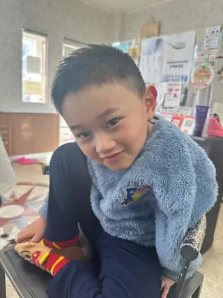 キッズ 髪質改善のプロ✨りな さんのヘアスタイル