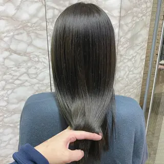 セミロング Steelo  渋谷所属・✴︎赤み除去カラー daichi✴︎のヘアスタイル