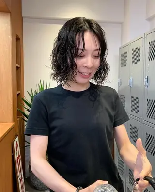 ミディアム パーマ 甲斐 千尋のヘアスタイル