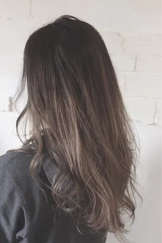 セミロング ロング カラー COCOROHOOKI所属・松田 由貴のヘアスタイル