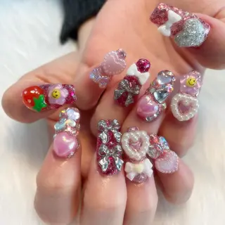 ネイル ゴテゴテ💙ワンホン リオナのネイルデザイン