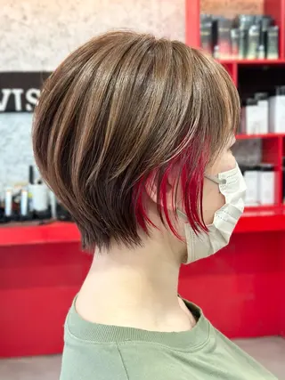 ショート カラー 服部 楓のヘアスタイル
