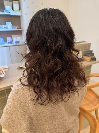 ミディアム パーマ 小見山 琴衣のヘアスタイル
