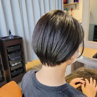 ショート alushe 岡 陽子のヘアスタイル