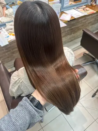 ロング 透明感ブラウン／縮毛 矯正／髪質改善🌿のヘアスタイル