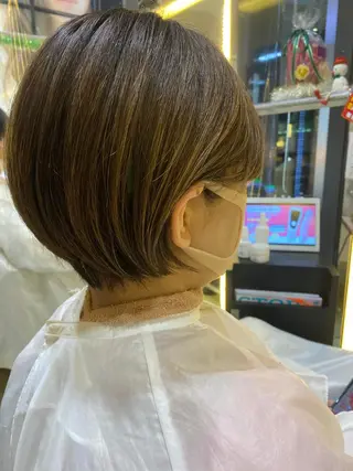 ショート カラー 駅チカ【ali'i】 アリイ花崎友美☘のヘアスタイル