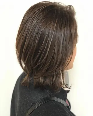 ミディアム カラー ブリーチ無し白髪ぼか し/艶髪/津嘉山のヘアスタイル