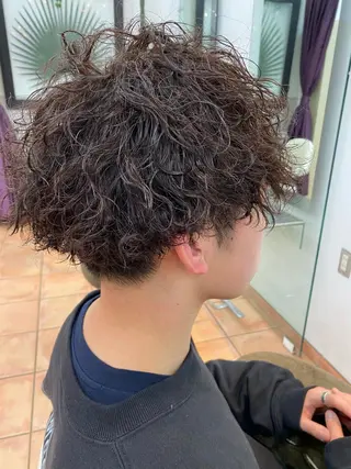 ミディアム カラー特化 横川　翔希のヘアスタイル