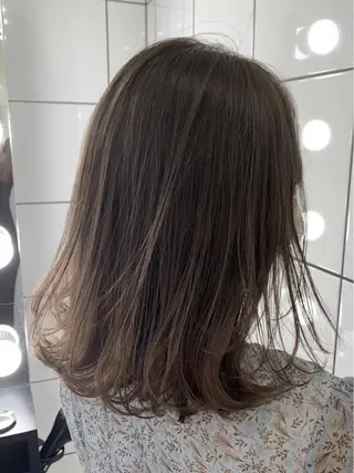 ミディアム カラー 前田 桃花のヘアスタイル