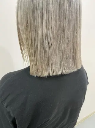 ミディアム カラー akane .のヘアスタイル