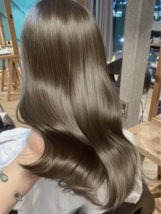 セミロング カラー 顔まわりの神様✨ 透明感カラー藤嶋秀幸のヘアスタイル