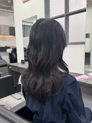 ロング レイヤー・ブリーチ kiyotoshiのヘアスタイル