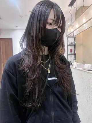 ロング YUI.⋆𝜗𝜚 /レイヤー/艶カラーのヘアスタイル