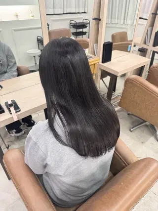 ロング ハガ コトコのヘアスタイル