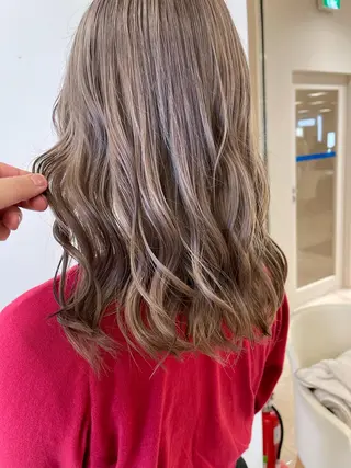 セミロング カラー 🍀自然＆長持ち♪ 縮毛矯正の匠✨️のヘアスタイル