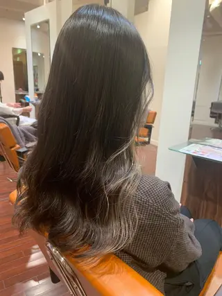 カラー OASIS AVEDA ザ・ペニンシュラ東京所属・OASISAVEDA 真生のヘアスタイル