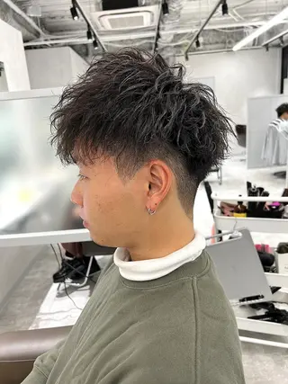 ショート カラー パーマ ヘアアレンジ メンズ kiitos所属・関西センターパート メンズモデル募集のヘアスタイル