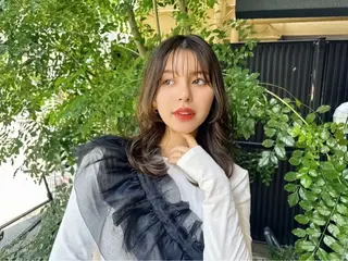 ミディアム 柳井 瑠菜のヘアスタイル