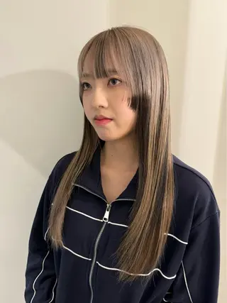 ロング カラー 内沼 恵留菜のヘアスタイル