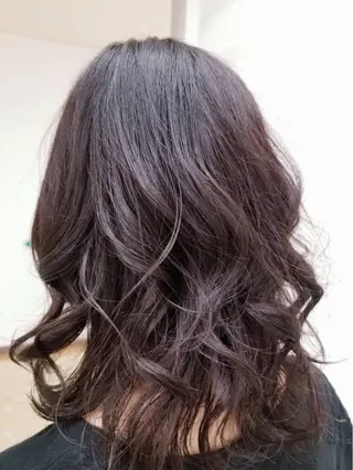 ミディアム 遊佐 瑞紀のヘアスタイル