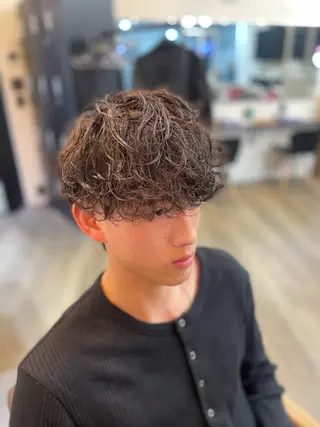 ショート パーマ メンズ シャドウパーマ/縦落 ちパーマ 大久保拓実のヘアスタイル