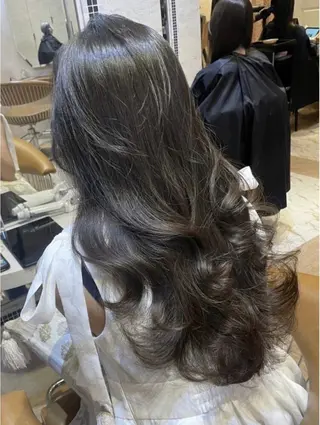 ロング カラー 透明感カラー🤎 中川智帆のヘアスタイル