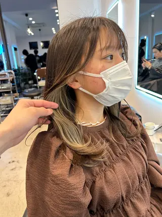 セミロング カラー QUON.伊勢崎店所属・ブリーチ＆ハイトーン 歌 心のヘアスタイル