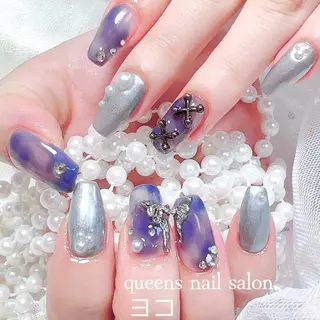 ネイル queensnail 🧸mikiのネイルデザイン