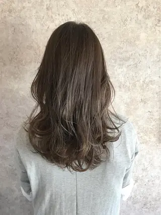 ミディアム カラー パーマ 指名支持率NO.1 スタイリストのヘアスタイル