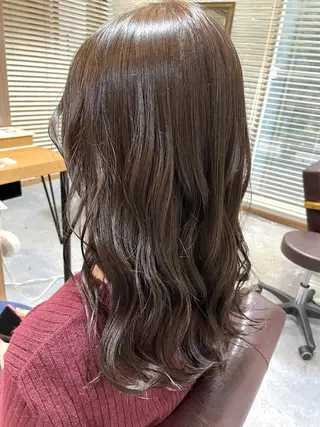 セミロング カラー 鈴木 咲輝のヘアスタイル