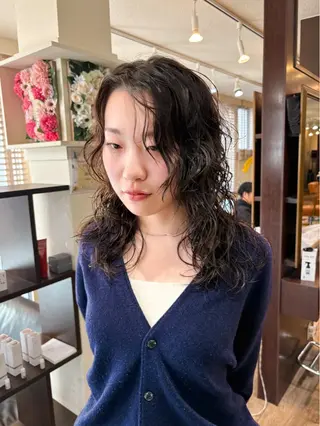 セミロング パーマ Miyamoto Yasuchikaのヘアスタイル