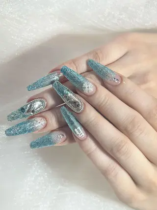 ネイル VIVIAN リサのネイルデザイン