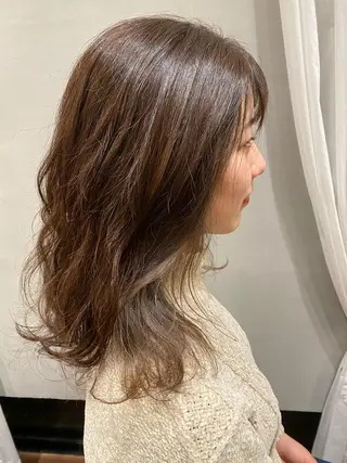 ロング カラー DEE okazakiのヘアスタイル