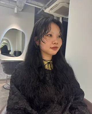 ロング カラー パーマ 透明感カラー🫧/ ゆうなのヘアスタイル