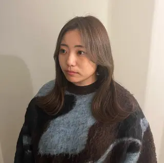 カラー 山本 彩香のヘアスタイル