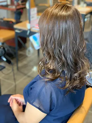 ミディアム ému エミュ　hair &spa所属・近藤 みゅうまのヘアスタイル