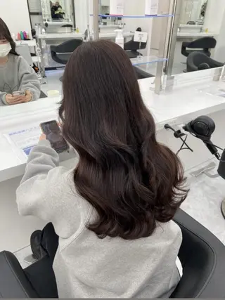 ロング 韓国ヘア/ブリーチ無 しWカラー/オリーブのヘアスタイル