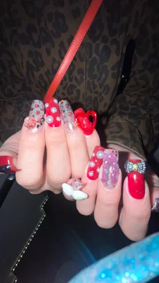 ネイル Mariris所属・ᗷᗩᑎSᗩ ᑎᗩIᒪ ՏᗩᒪOᑎのネイルデザイン