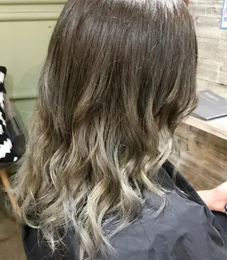 セミロング カラー 山口滉斗/美髪 縮毛矯正/髪質改善のヘアスタイル