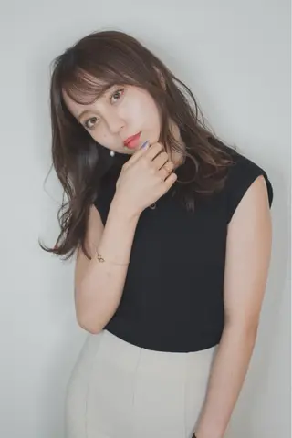 セミロング カラー Le'a銀座所属・前髪/顔周り /レイヤー/秋山 元のヘアスタイル