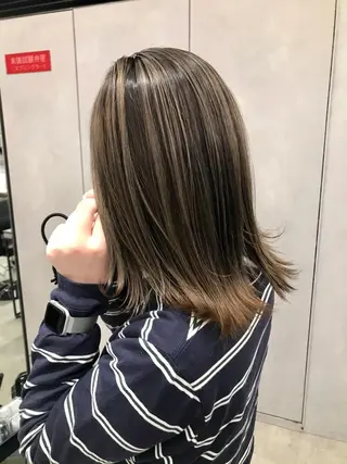 ミディアム カラー カット・ブリーチ TAIGAのヘアスタイル