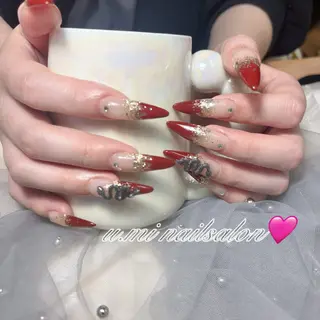 ネイル U·Mi nail salon所属・U·MI 長さ出し専門店のネイルデザイン