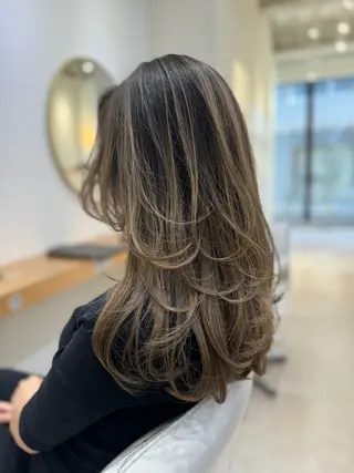 ミディアム カラー 🫧レイヤーカット/ 韓国ヘア🫧辻優也のヘアスタイル