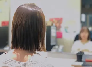 ショート カラー キヨカワ タイトのヘアスタイル
