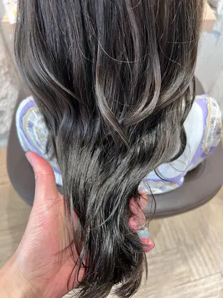 セミロング 白髪ぼかし/髪質改善 梅原響輝のヘアスタイル