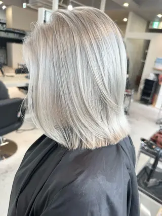 ショート カラー 井上 一平のヘアスタイル