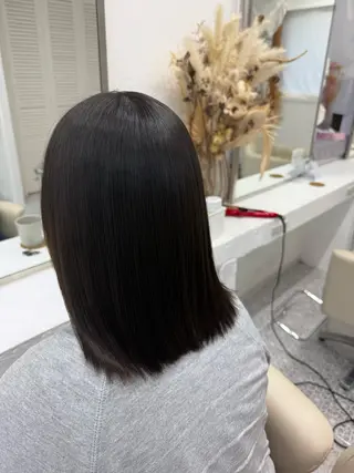 ミディアム LOMARLIE/ NATUMIのヘアスタイル