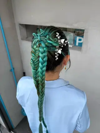 ヘアアレンジ FLOPNIK所属・クニマツ クレアのヘアスタイル